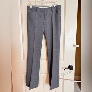 Theory Max C Tailor trousers
Size 6
Light gray heather